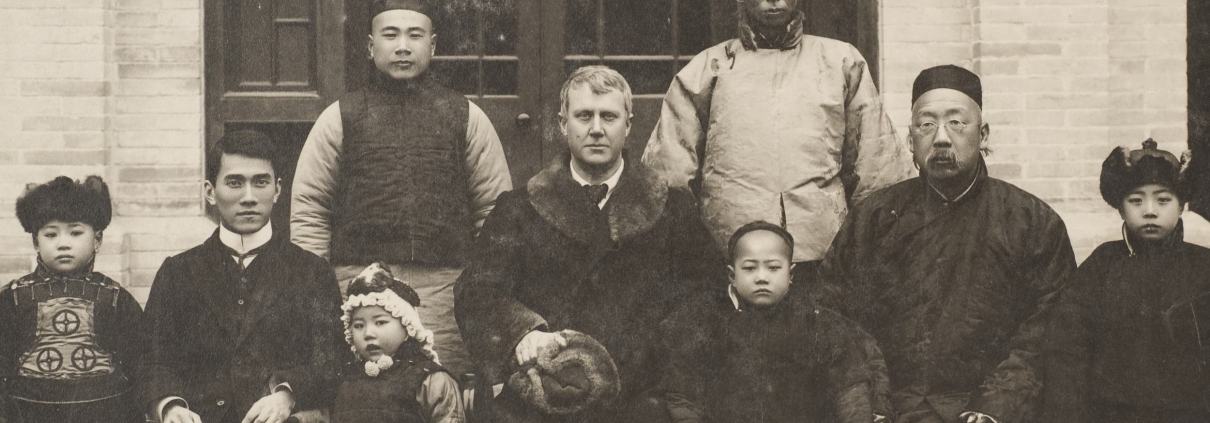 莫理循与其雇员及其孩子