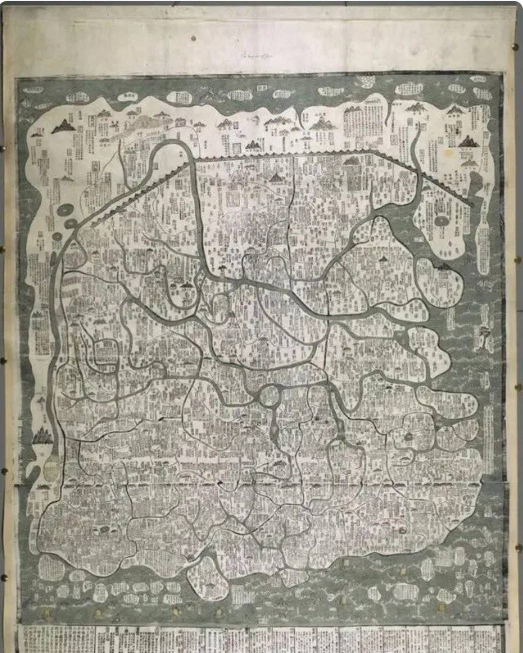 名称：《天下古今舆地图》