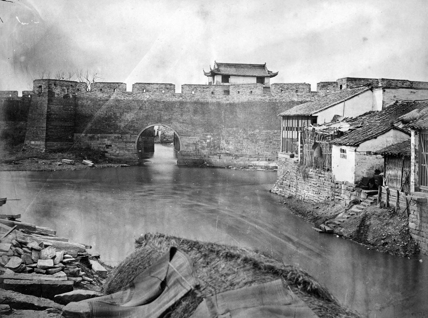 View_of_Shanghai_City_Wall_from_Moat